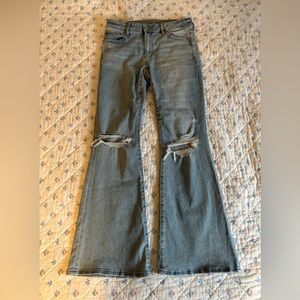 American Eagle Low Rise Flare Jeans Size 6 Regular